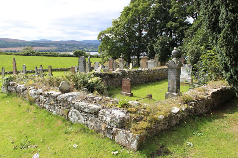 Creich Churchyard and Chapel remains